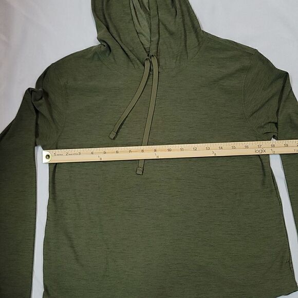 Very Nice Old Navy Active Wear Shirt - Picture 2 of 8